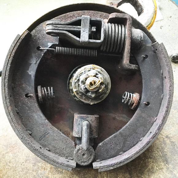 Peitz Anhänger Radbremse R234-76 montiert